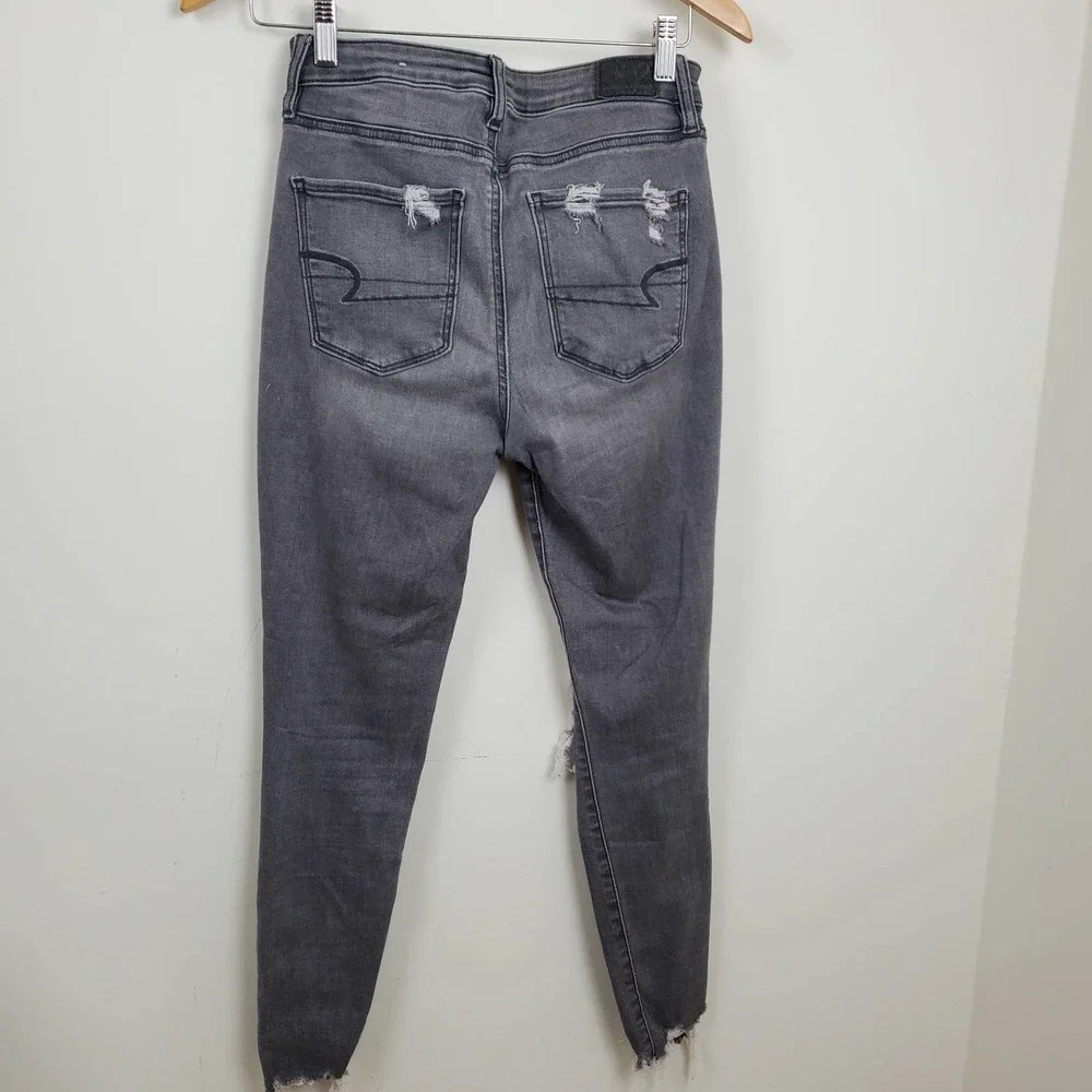 AMERICAN EAGLE | SUPER HIGH RISE JEGGING DESTROYED GRAY WASHED STRETCH RAW HEM 4